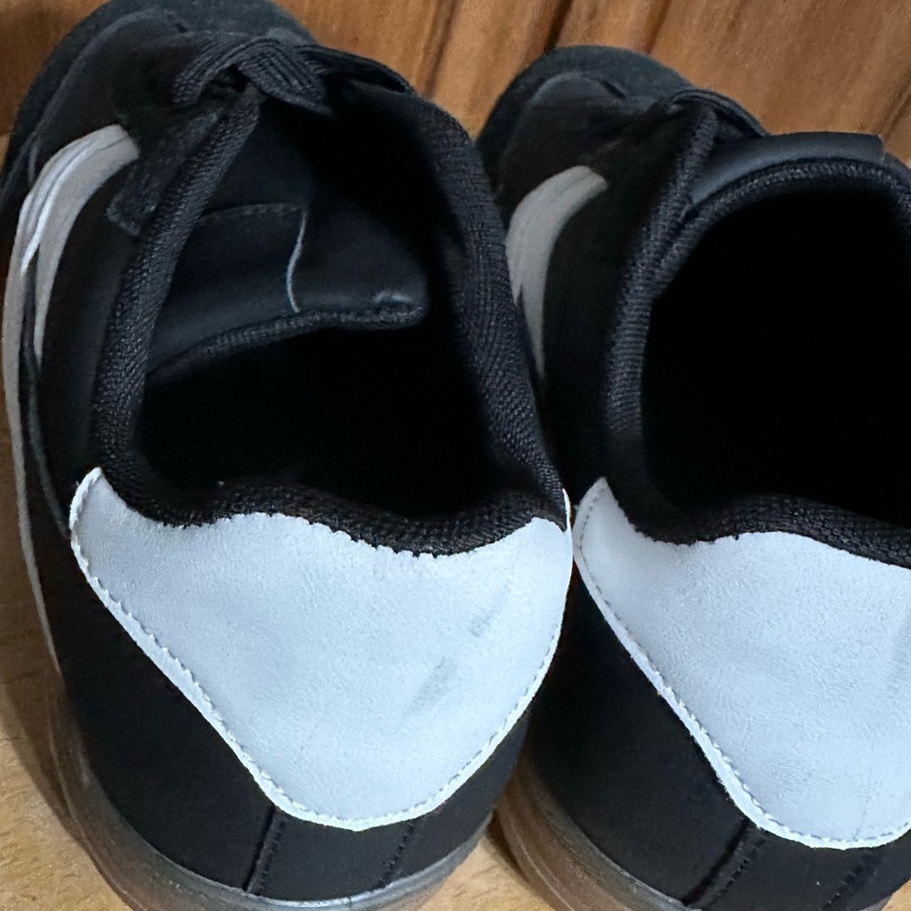 Streetwear Society Black and White Sneakers 6 - Picture 7 of 10